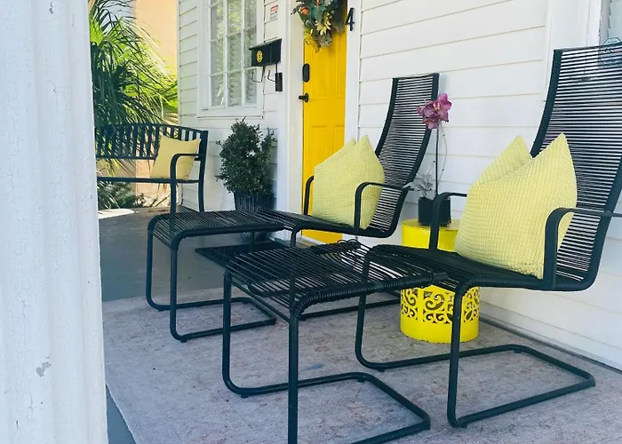 No Ho Yellow Door Bungalow