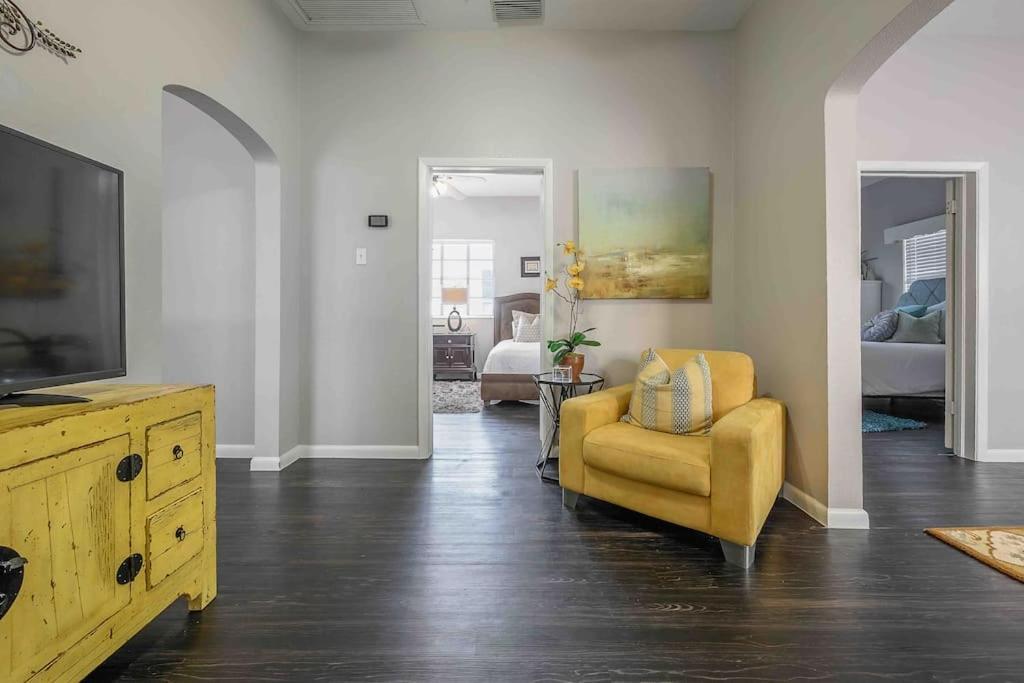 No Ho Yellow Door